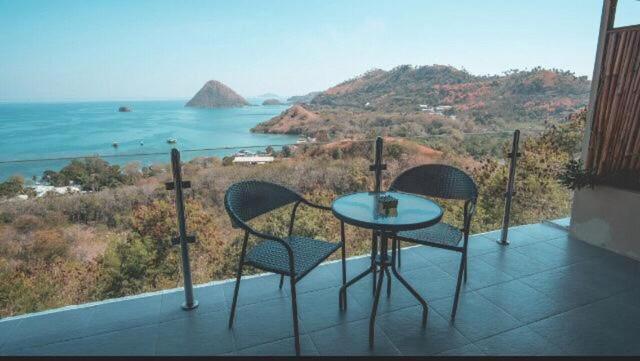 Sunset Hill Hotel Labuan Bajo Exterior foto