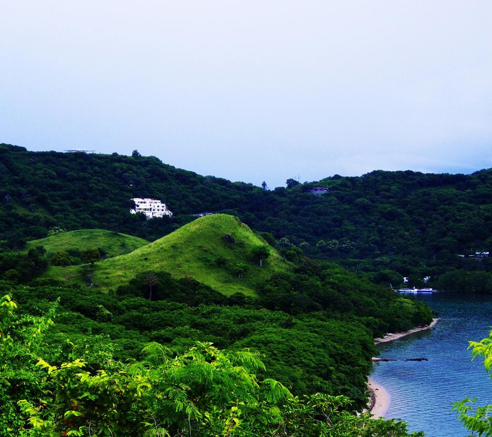 Sunset Hill Hotel Labuan Bajo Exterior foto